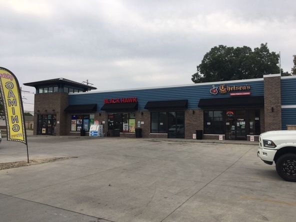 RETAIL INVESTMENT OPPORTUNITY: 2401 W Springfield Ave, Champaign, IL 61821